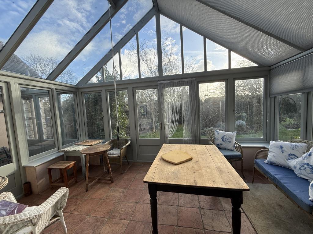 Lot: 124 - BUNGALOW FOR REPAIR AND REFURBISHMENT IN SOUGHT AFTER AREA - Conservatory room